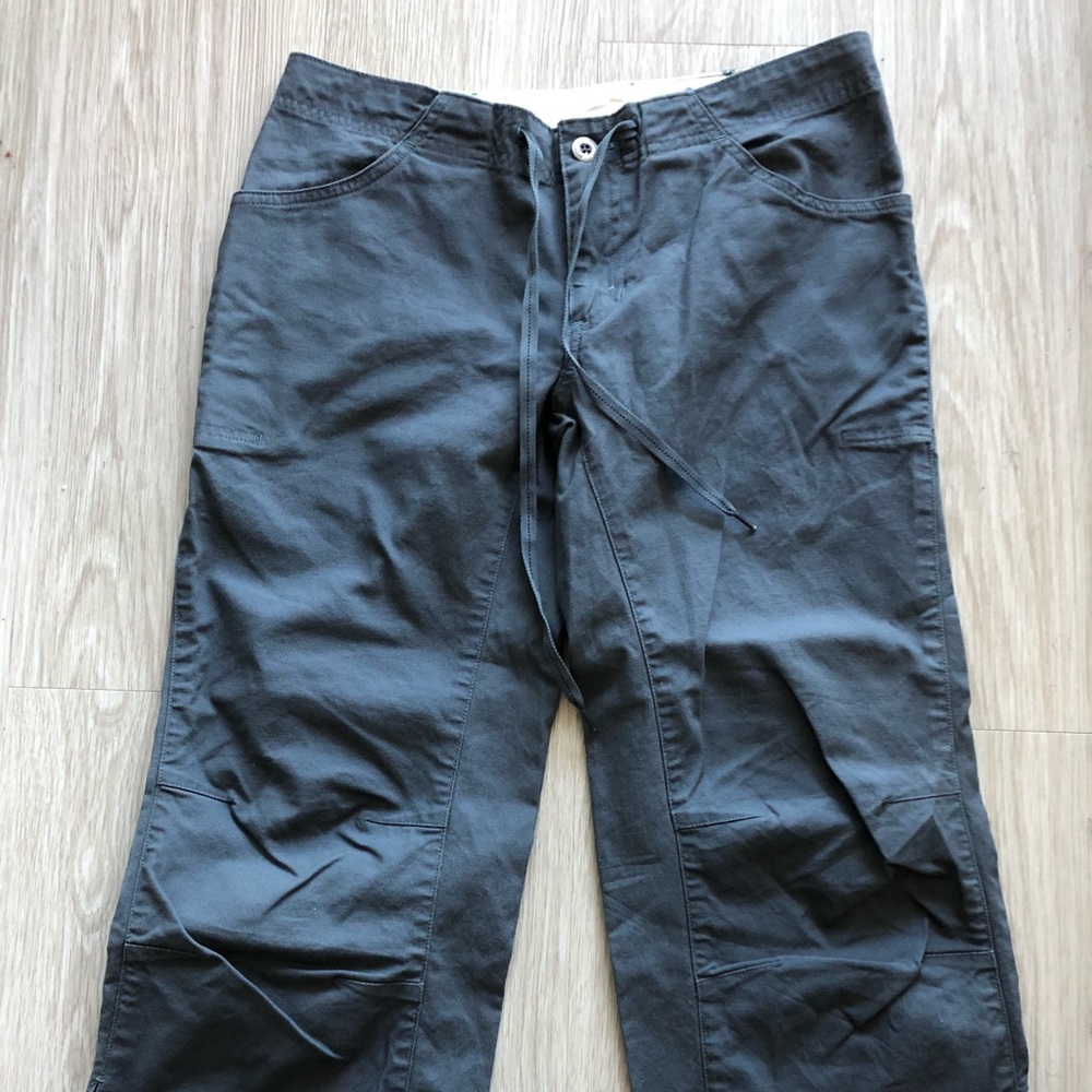 Women’s Patagonia Slate Gray Capris